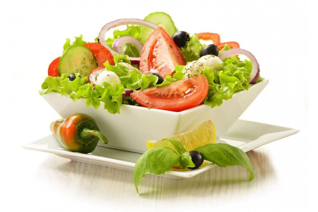 В зеленчуковите дни на химическата диета можете да приготвите вкусни салати