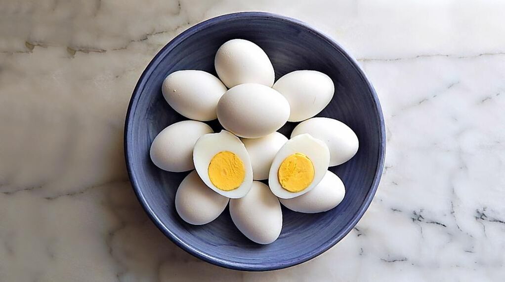 Кокошите яйца са необходим продукт в химическата диета